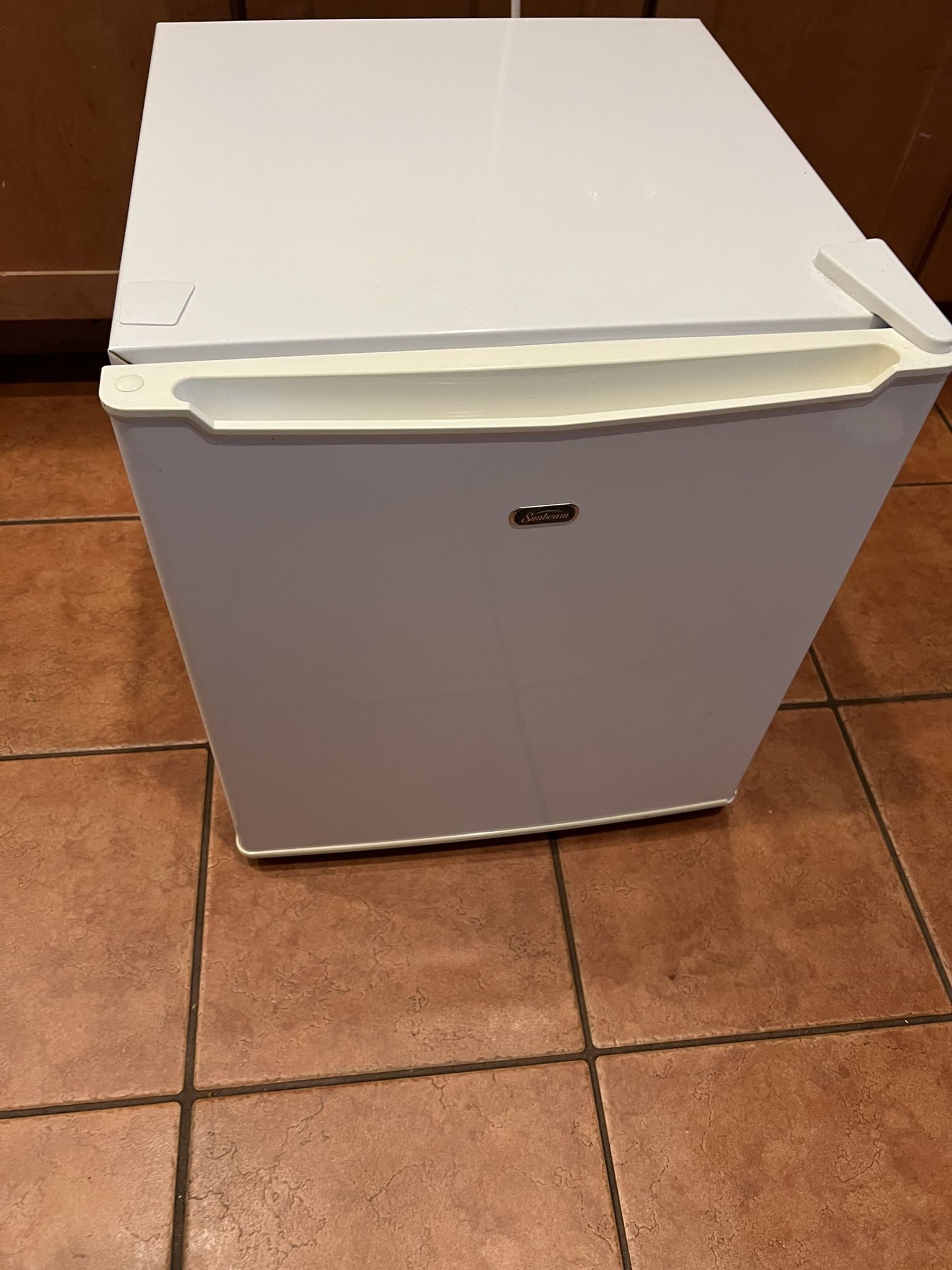 Mini Fridge 1.7 cu. ft. by Sunbeam