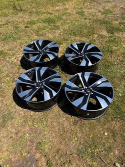Volvo XC40. 20IN RIMS