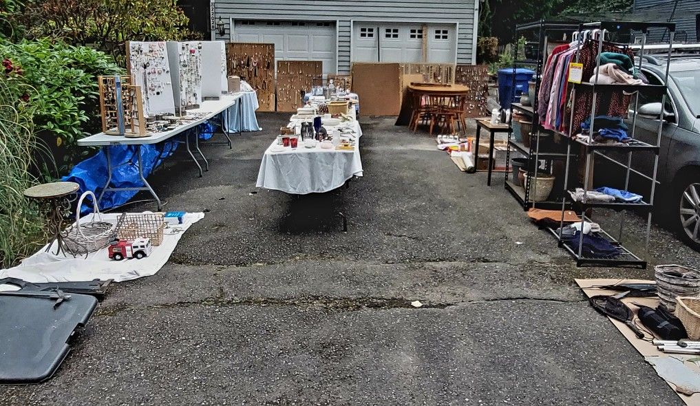 GARAGE SALE