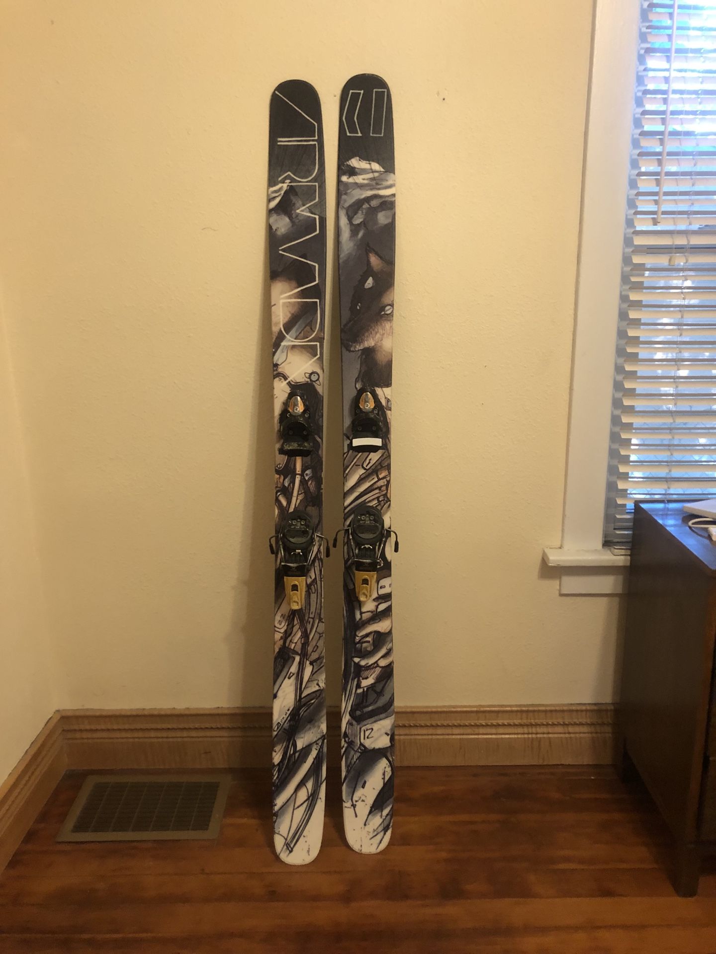 【値下げ】ARMADA JJ 2.0 185cm DIAMIR Vipec12 ARMADA JJ 2.0 185cm DIAMIR Vipec12 Armada 185 JJ 2.0 Mounted