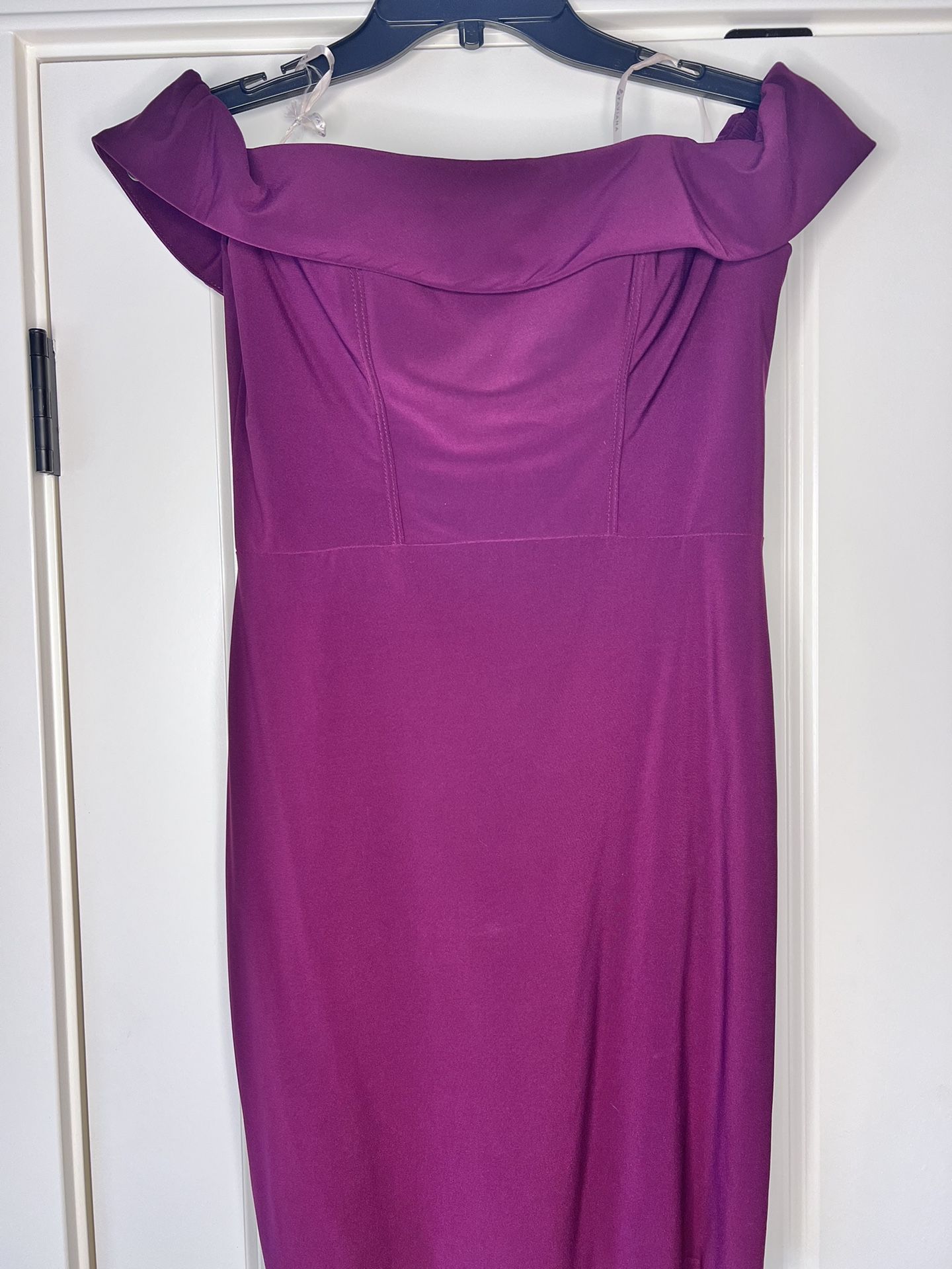 Faviana glamour burgundy off the shoulder dress, size 6 or medium