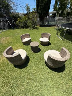 Outdoor 4 piece furniture with table