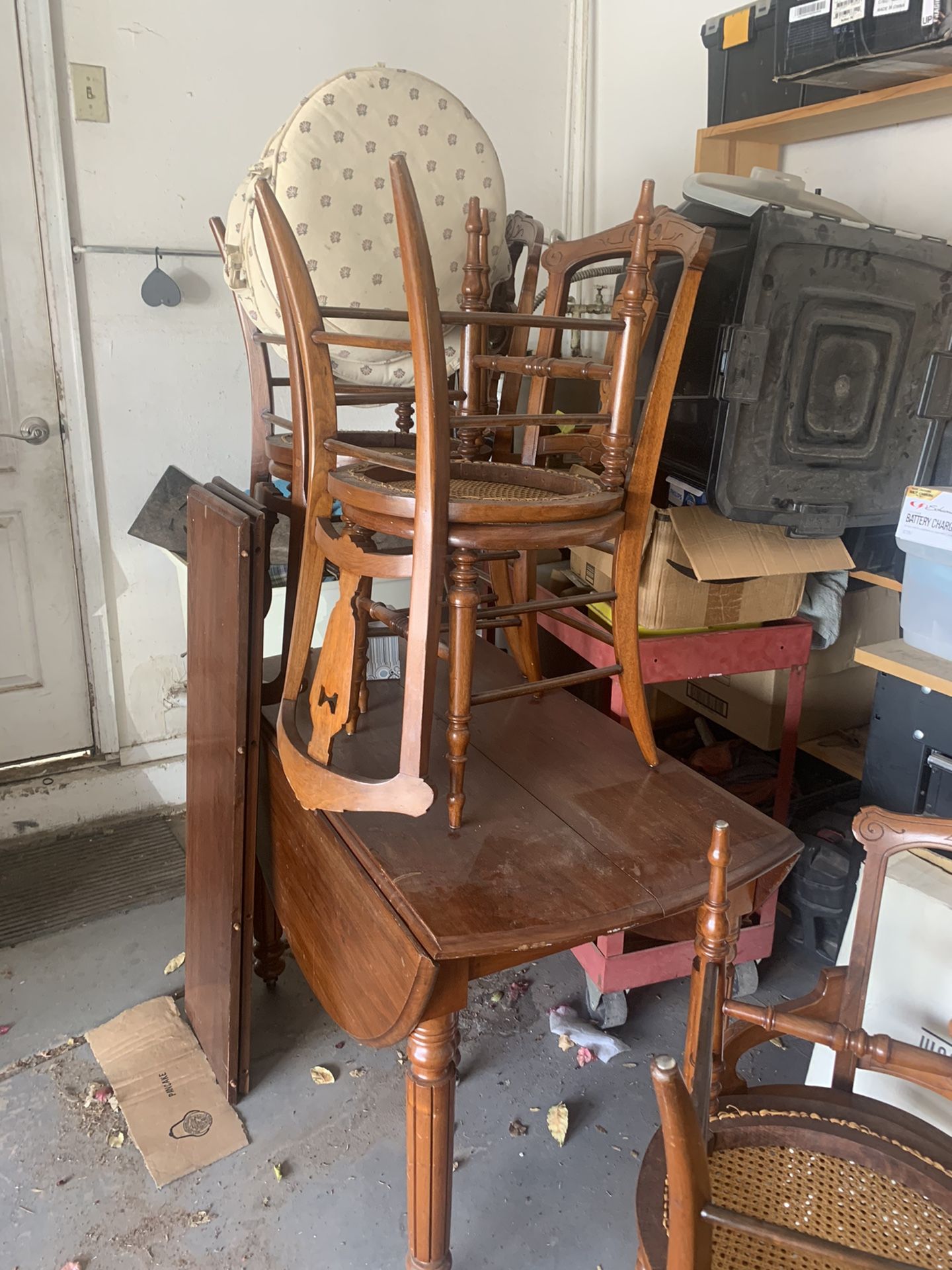 3 additional leaves Cane Bottom Wood Chairs Antique Good Condition Dinning Table