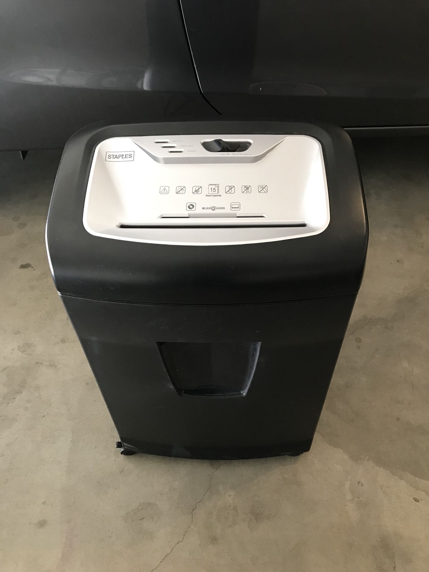 Staples Paper Shredder