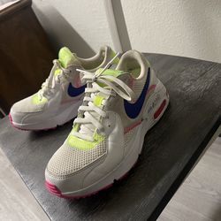 Nike Air Max Excee Size 6