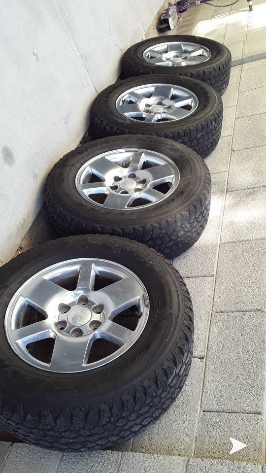Goodyear tires 275/65r18 GMC RIMS