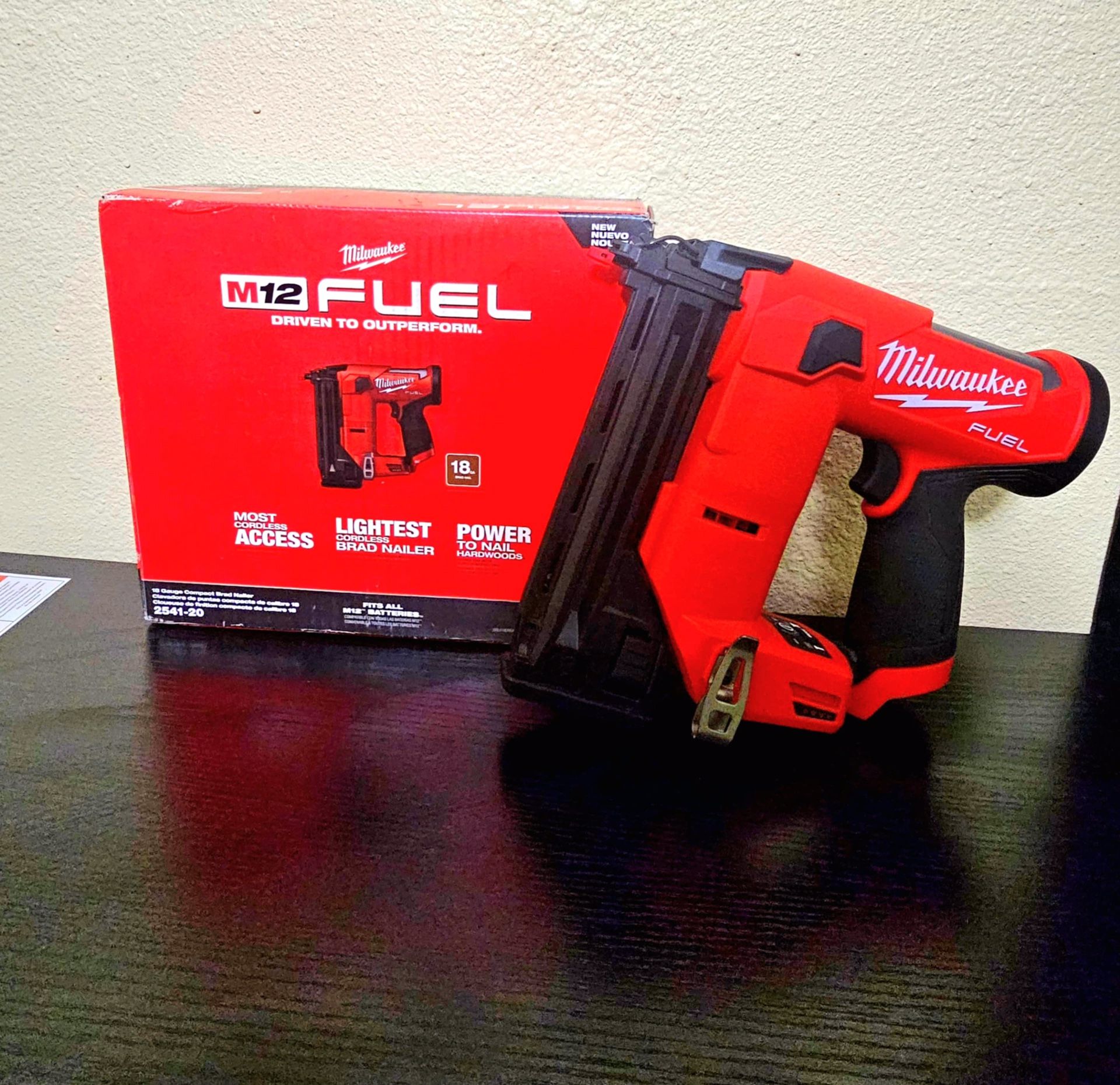 MILWAUKEE M12 FUEL BRAND NAILER 18GA