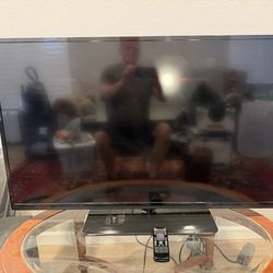 50" Vizio TV: E500i-A1