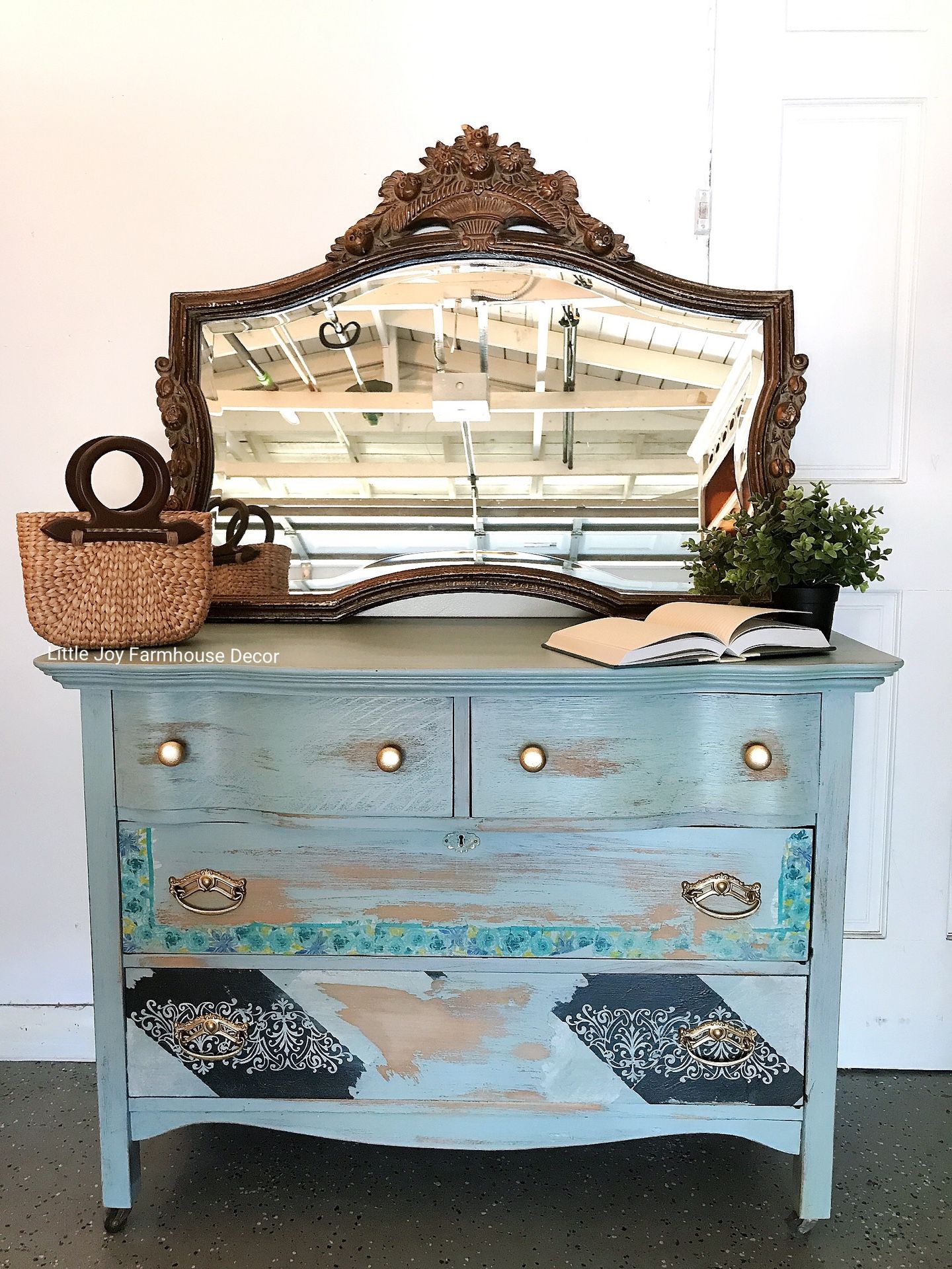 Antique Coastal Shabby Chic Distressed Drawers Chest/Dresser/Accent Vanity on Casters with Vintage Mirror