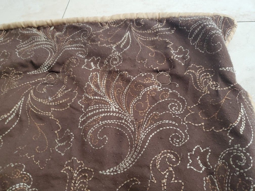 Queen Size Brown With Gold Bedspread 2 Pillow Shams