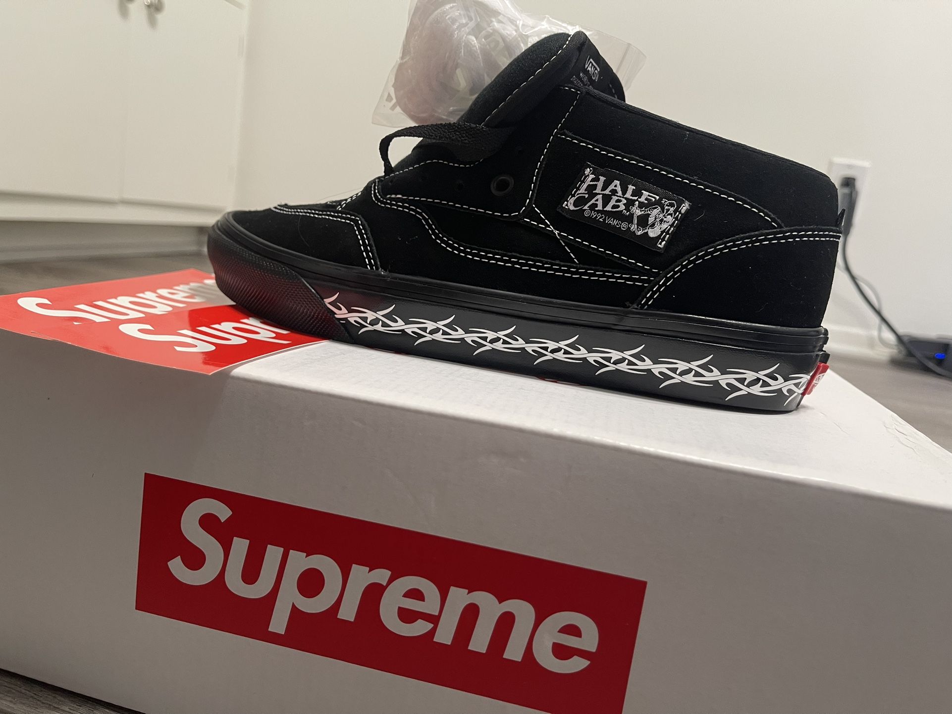 Supreme Vans Half Skate Cab Tribal Barbed Wire Black 9.5