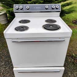 Hotpoint Electric Range ( Stove/Oven) - Can Deliver 