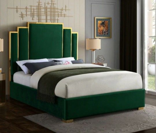 Hugo Velvet Green King Bed