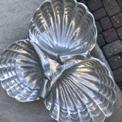 Vintage Heavy Thick Pewter Scallop Shells Serving Plate/dish/tray 
