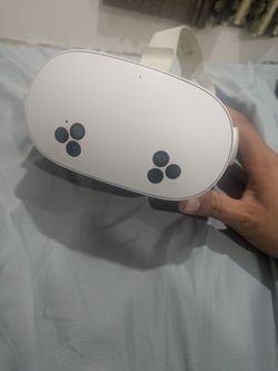 Meta Quest 3 VR Headset