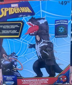 Inflatable costume for boy