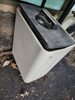 Sentry rectangle style fireproof safe