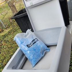 Scoop Free Kitty Litter Box.    $80