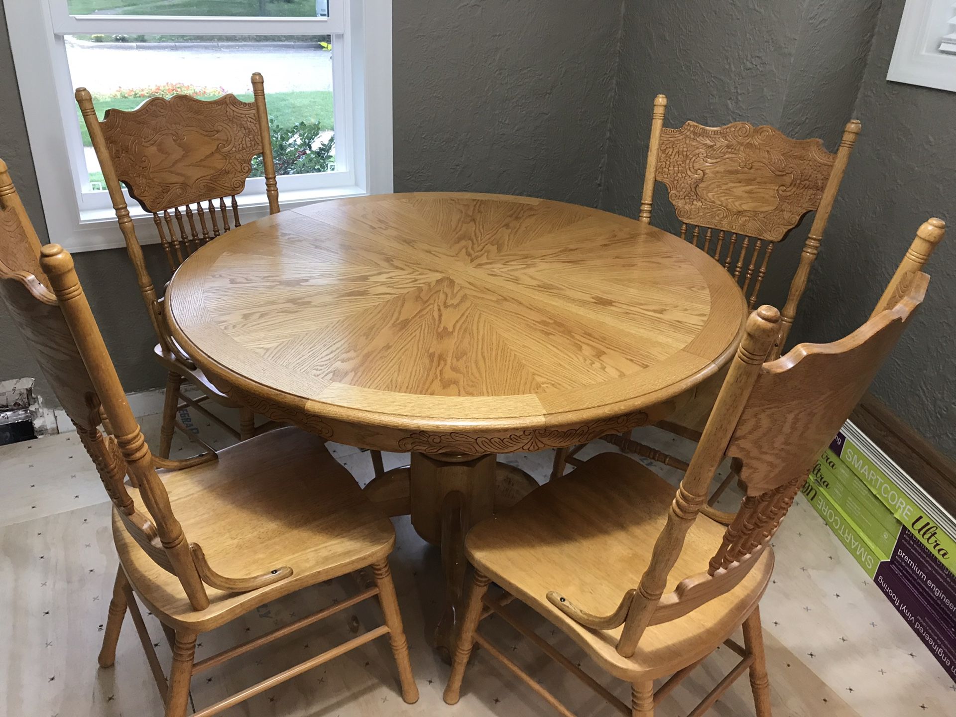 Oak dining table set with 4 chairs+ leaf