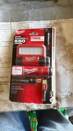 Milwaukee Rover USB Rechargeable Flood Light Kit