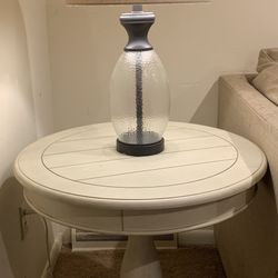 Round Table & lamp