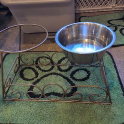 Elevated Pet Feeder