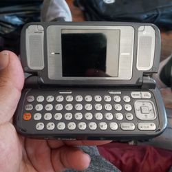 LG Sidekick Querty Texting Camera Vintage Phone