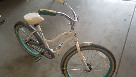 24 " Cranbrook girls cruiser