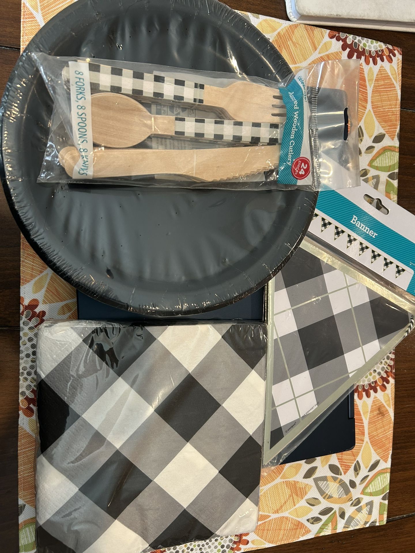 Black N White Picnic Accessory Party