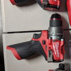 Milwaukee M12