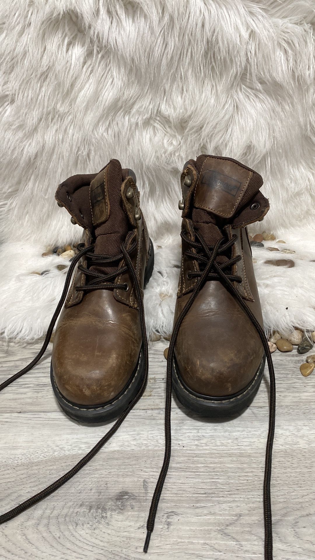 Roebucks Men s Size 7.5 D 6 Inch Steel Toe Brown Leather Work Boots 84704 Men s shoes
