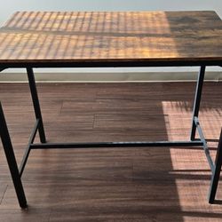 Kitchen Table with 4 Stools