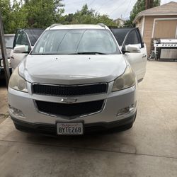 2011 Chevy traverse For Parts