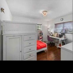 Free bunk bed full/twin storage first come