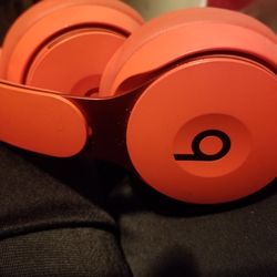 BEATS SOLO PRO'S NC WIRELESS HEADPHONES