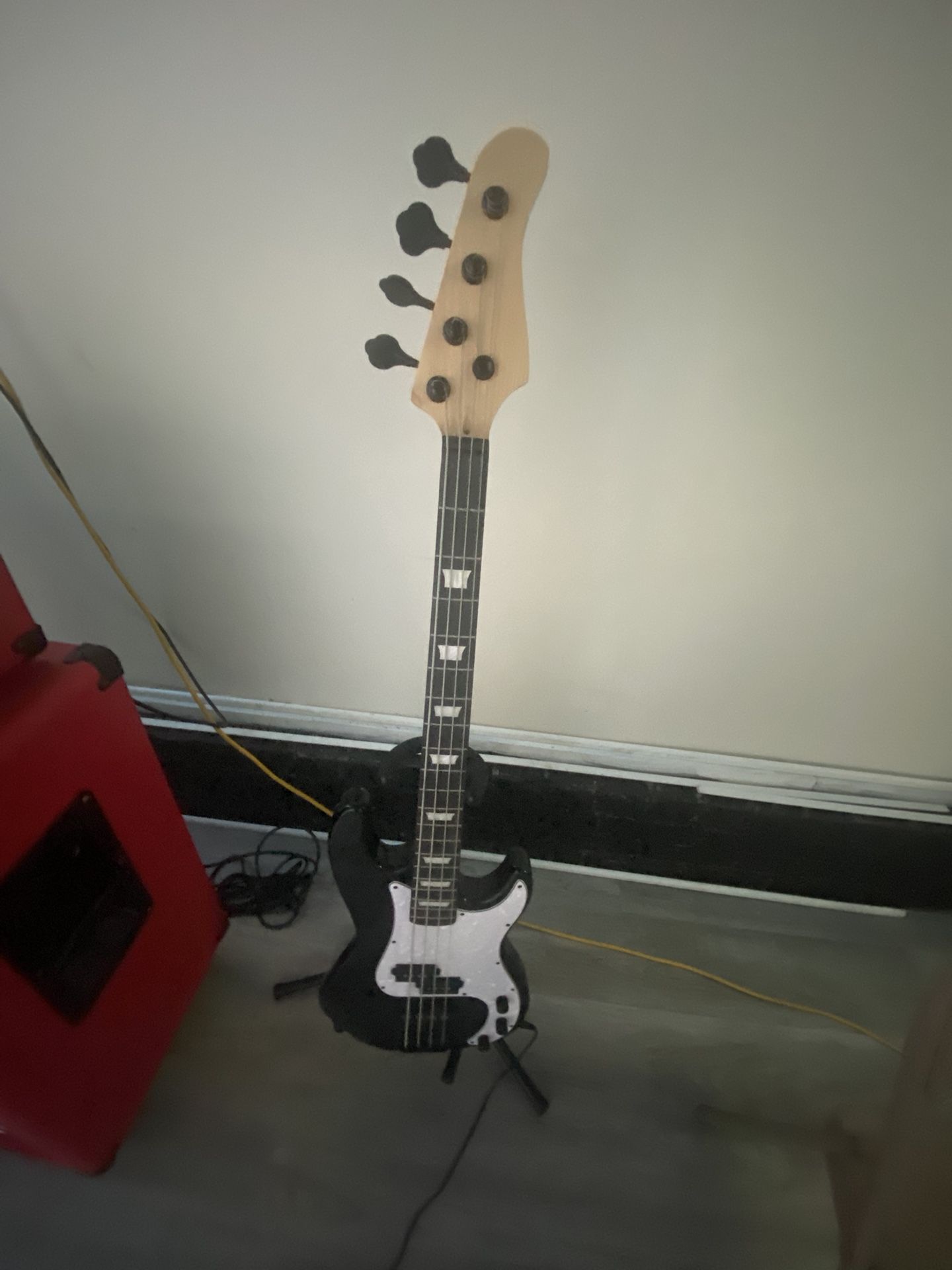 4 String Bass Guitar