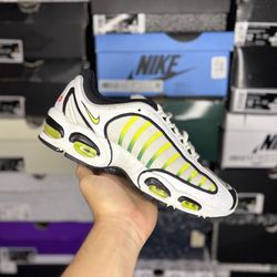 Size 8.5M - Nike Air Mad “White Volt Black”