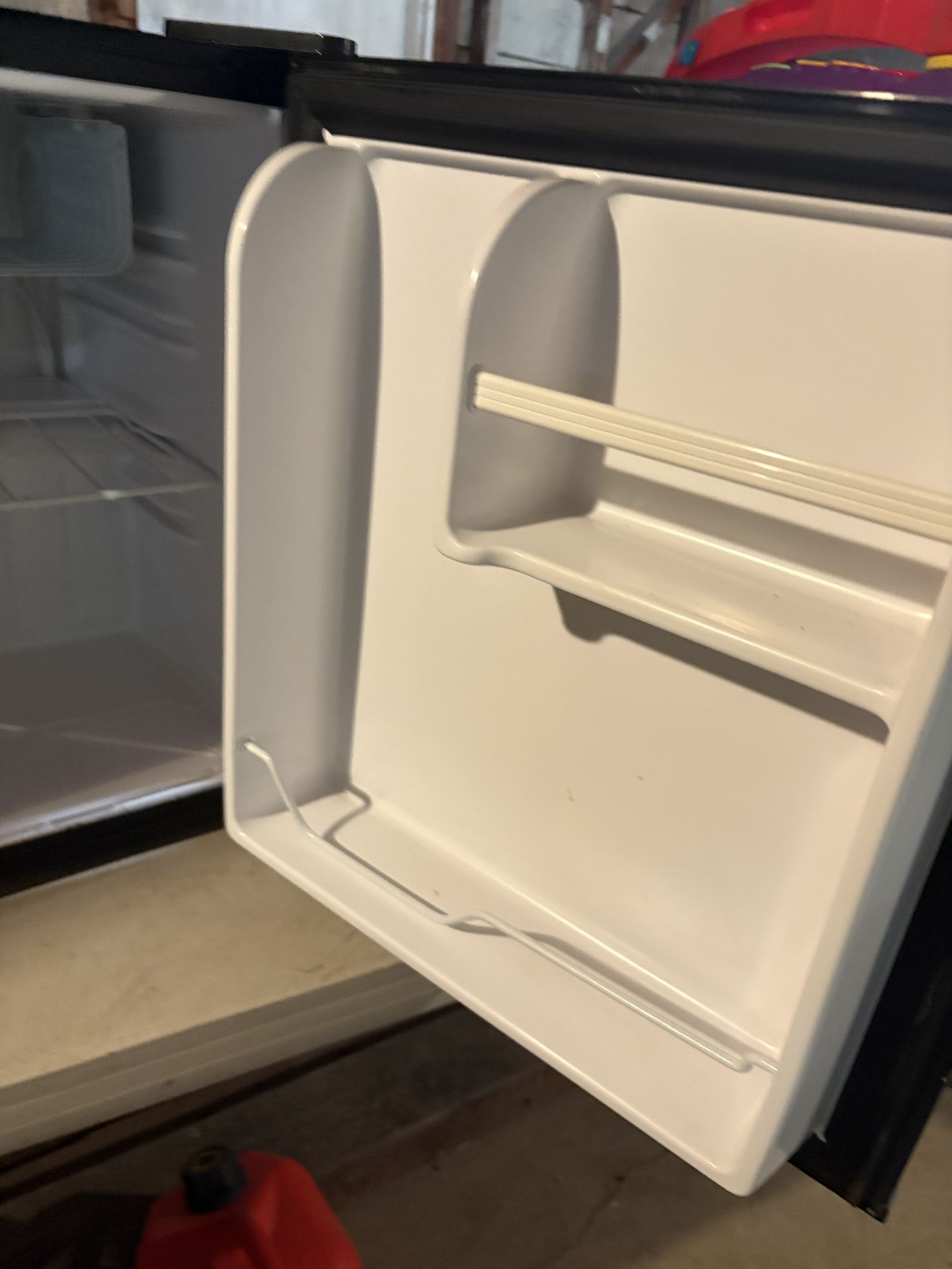 Igloo Mini Fridge