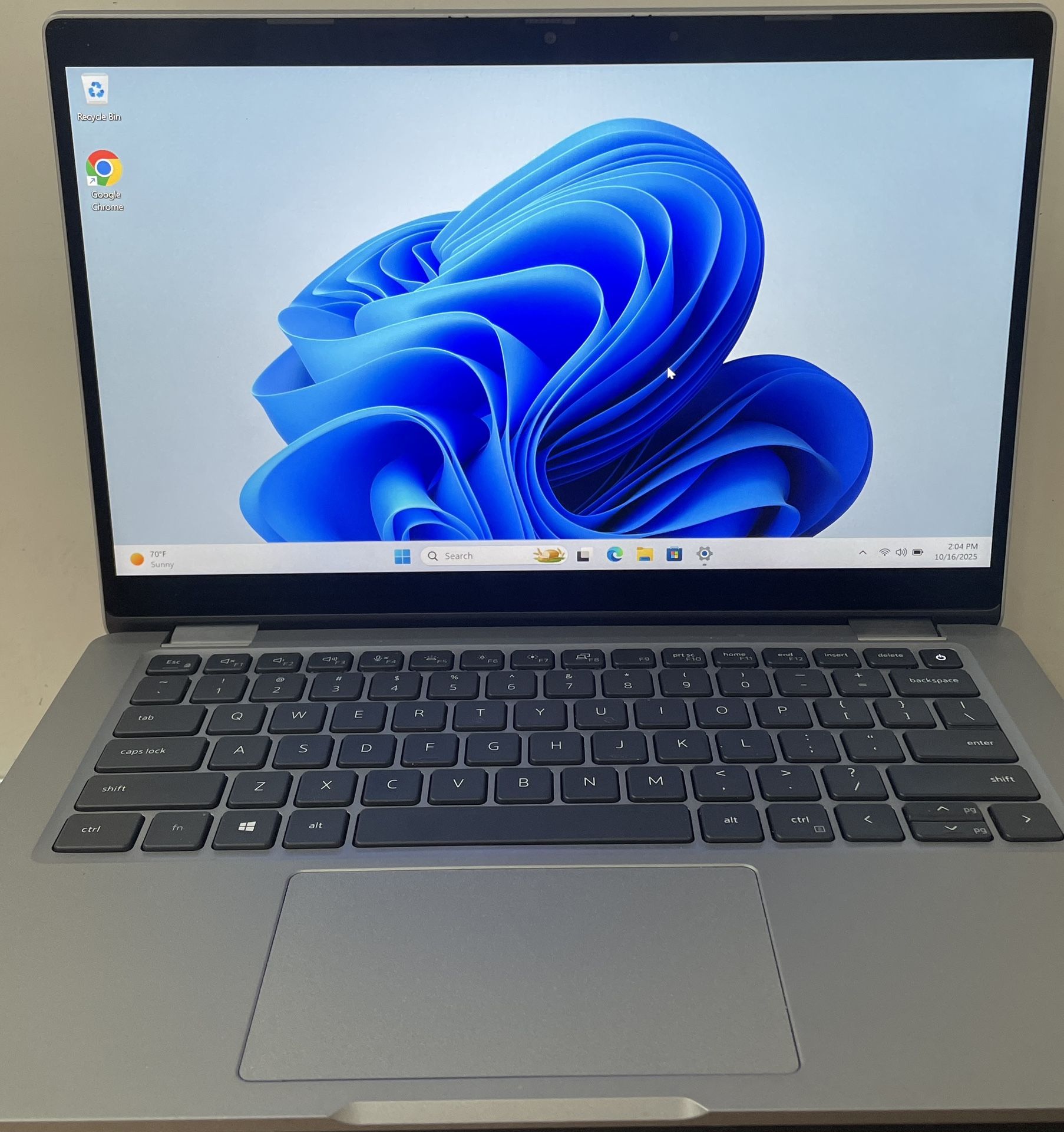 Laptop Dell Latitude 5320 2-in1 Touch Screen 13.3”, Intel I5, Ram 16gb, Storage 256gb SSD, Windows 11 Pro