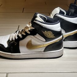 Air Jordan 1’s High Black/White/Metallic Gold