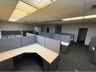 CUBICLES 6’ x 6’