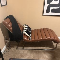 Modern Chaise Lounge