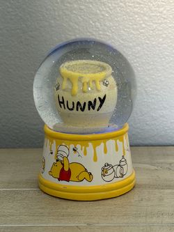 Winnie the Pooh Hunny Pot Snow Globe
