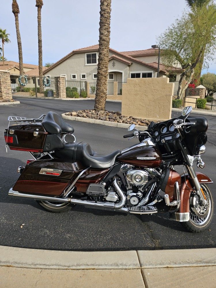 2011 Harley Davidson FLHTK - ULTRA  LIMITED