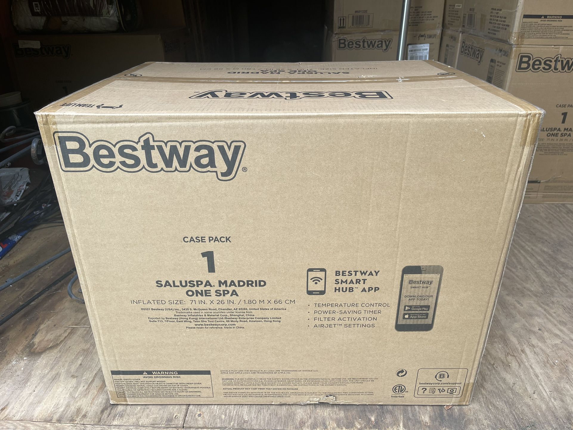 Bestway Saluspa Hot Tub Spa inflatable for 2-4 person ( new inbox ) control by app on your phone