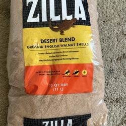 Zilla Desert Blend Substrate, Glass-Friendly Alternative to Sand, Made with 100% English Walnut Shells, Ideal for Desert Reptiles, 10 Quarts