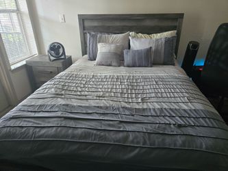Bedroom set
