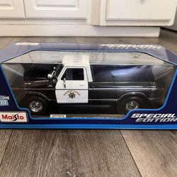 Diecast 1/18 Scale SPECIAL EDITION BLACK/WHITE 1979 FORD F-150 HIGHWAY PATROL BRAND NEW !