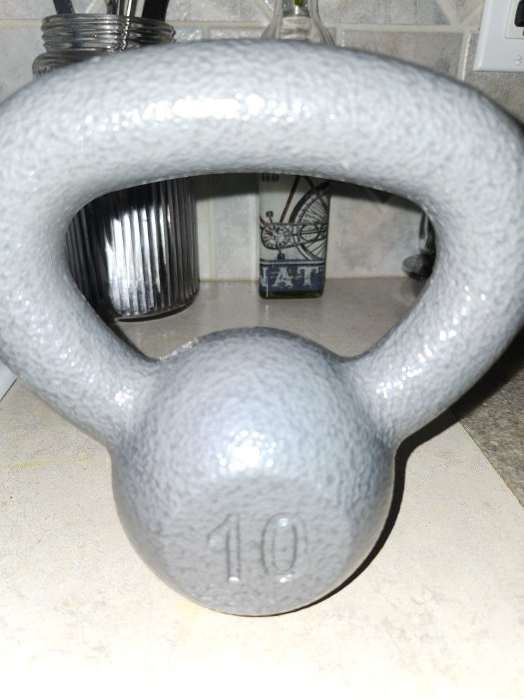 New 10 Lb Double Coated Hammertone Cast Iron Kettlebell