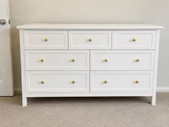 White 8-Drawer Dresser